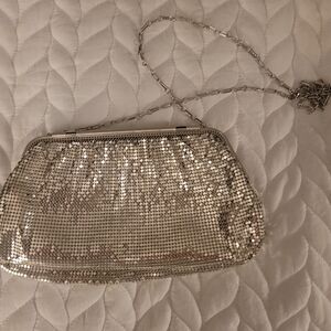 Vintage Whitney and Davis Silver Mesh purse. Grey Interior